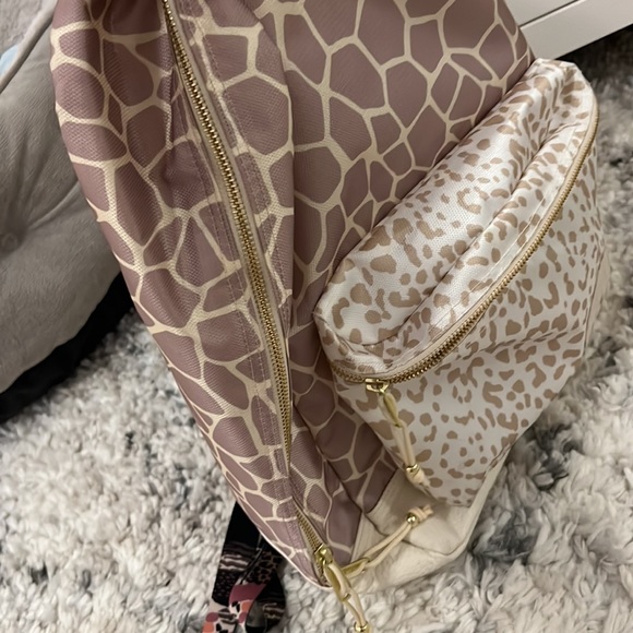 Jansport Luxe Animal print backpack - Picture 9 of 9